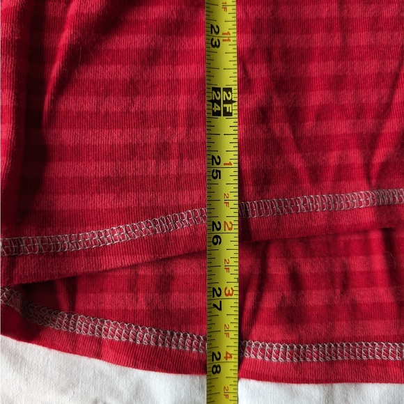 Red L/S Holiday Tee Snowflakes  XL - Picture 10 of 10